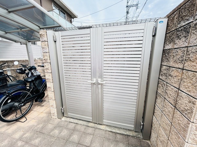 共有のゴミ捨て場はこちらです。