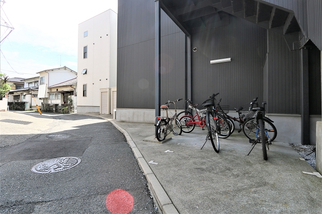駐輪スペースもあります