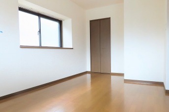洋室にも窓があります