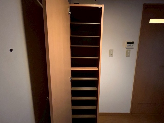 玄関収納もございます。