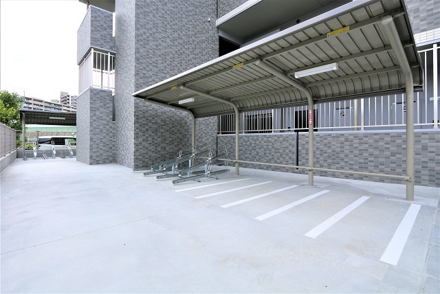 屋根付き駐輪場です