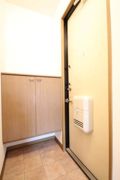 玄関収納もございます。