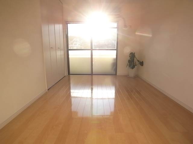 家具の配置がしやすいお部屋ですね