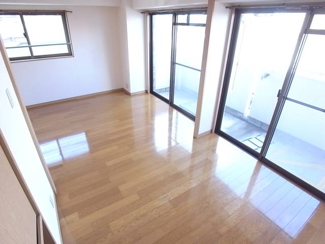 こちら寝室にいかがでしょうか。