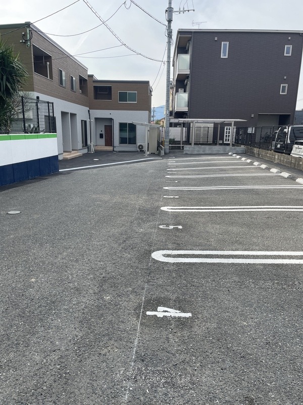 駐車場にも空きがございます。