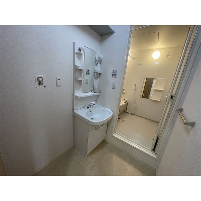 お出かけ前の身支度はこちらでバッチリです