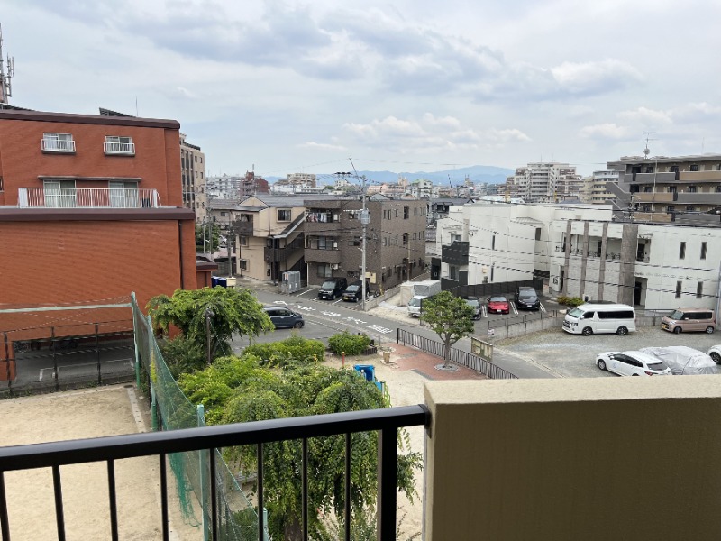 近くに大きな建物がないので日当たり良好