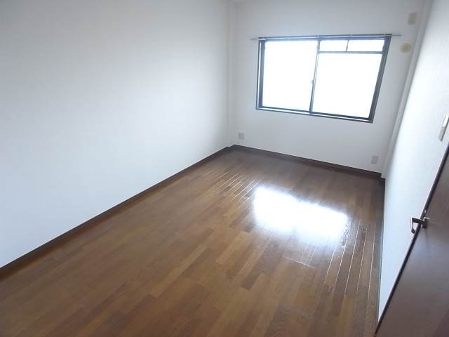 寝室や子供部屋に丁度いい洋室です