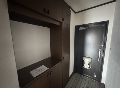玄関はこのようになっています。