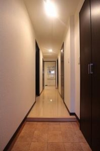 開放感のある玄関でお出迎え