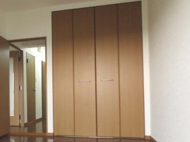 各部屋に収納完備してます