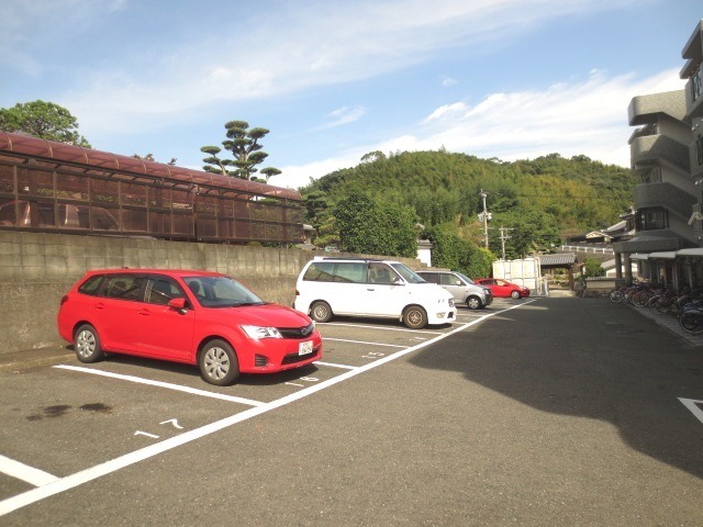 駐車場空きあります