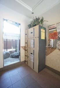 宅配ボックス完備