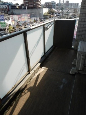天気のいい日はこちらで洗濯物を干せます