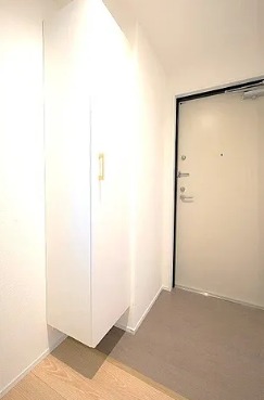明るい玄関でお出迎え！