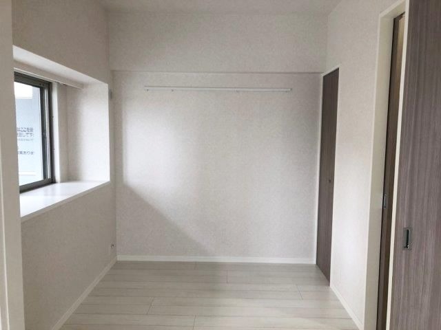 こちら寝室にいかがでしょうか。