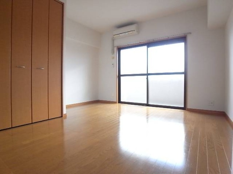 こちら寝室にいかがでしょうか。