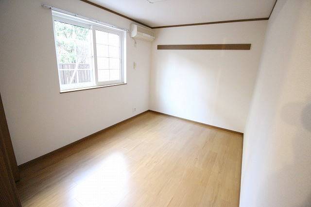 こちら寝室にいかがでしょうか。