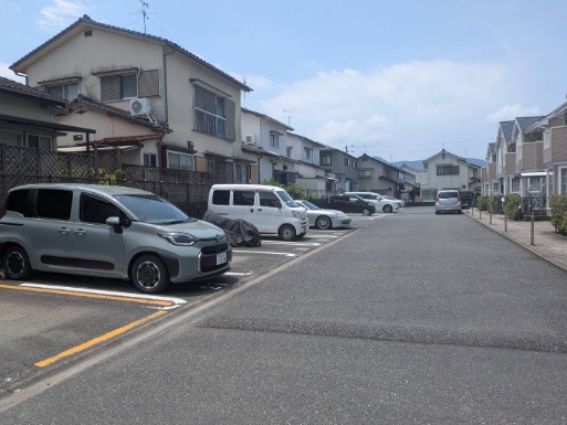 駐車場も空きがございます。