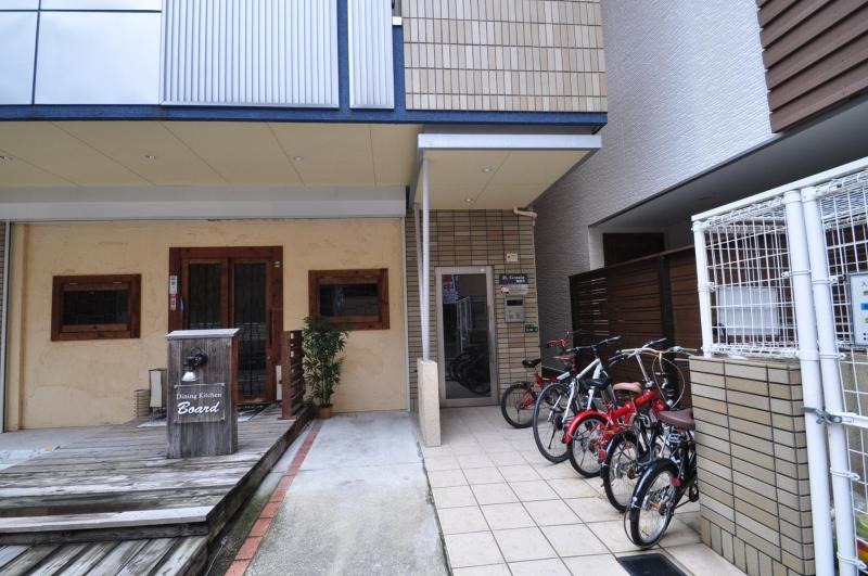 自転車はこちらで