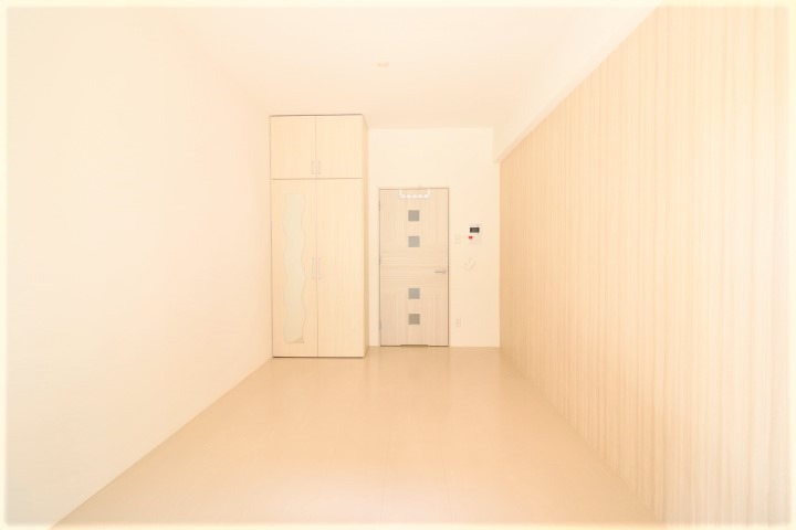 白を基調とした明るいお部屋です