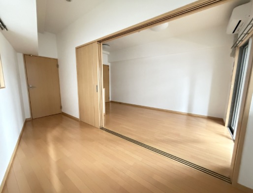 こちら寝室にいかがでしょうか。