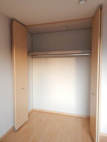 コートなどもかけることができます。