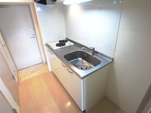 2口コンロ設置済みのシステムキッチンです