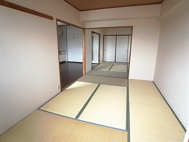 落ち着いた和室ですね