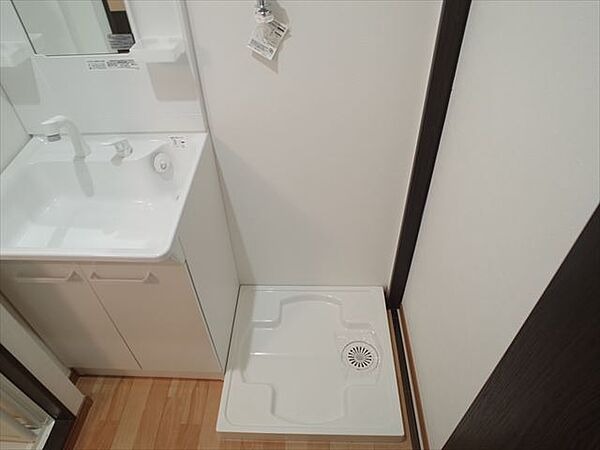 洗濯機置き場室内完備。