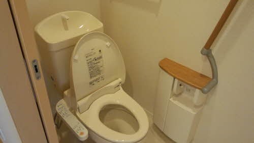 温水洗浄便座付きです