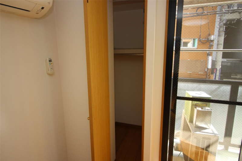 お荷物はこちらに