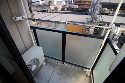 晴れた日はこちらで洗濯物を干せます