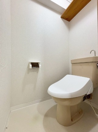 清潔感のあるトイレですね