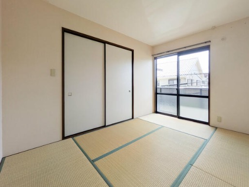 こちら寝室にいかがでしょうか。
