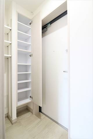 ブーツや長靴も収納可能ですね
