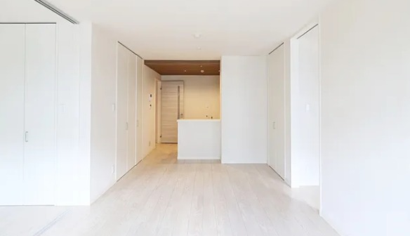 家具の配置がしやすいリビングですね
