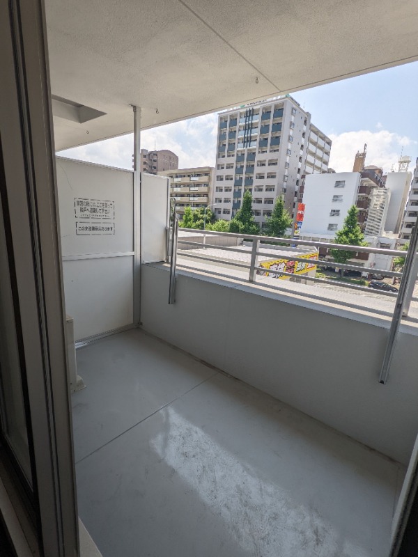 天気のいい日はこちらで洗濯物を干せます