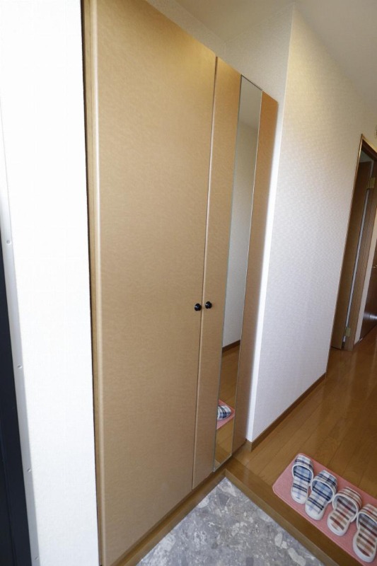 玄関はこのようになってます。