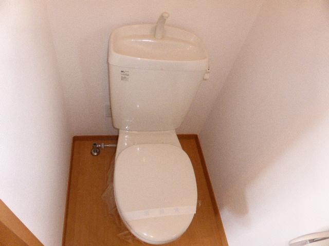 嬉しい温水洗浄便座付きです
