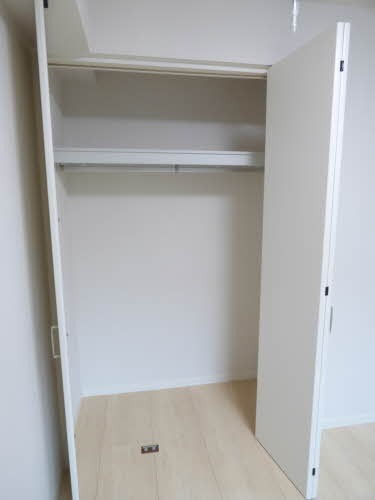 お洋服が多い方でも安心の収納力