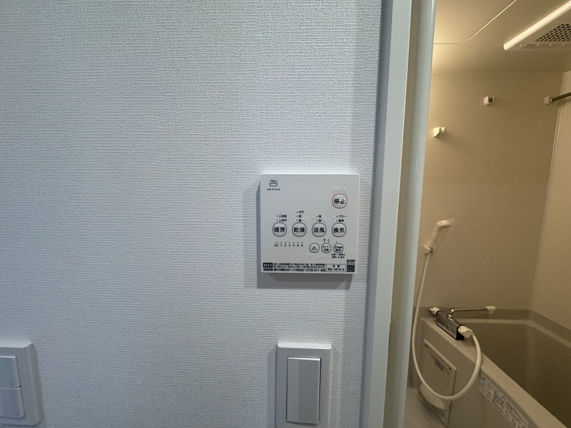 浴室乾燥機付き。