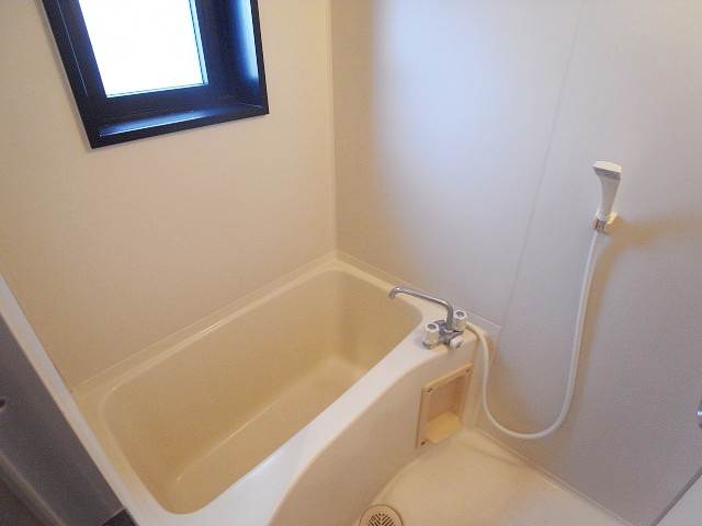 角部屋の特権っお風呂にも窓がついてます