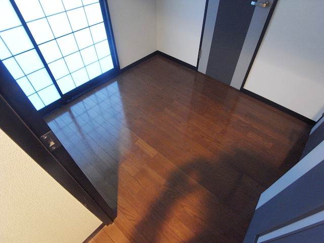 扉を閉めるとダイニングキッチンはこんな感じ