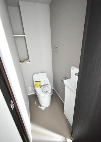 温水洗浄暖房付きトイレです