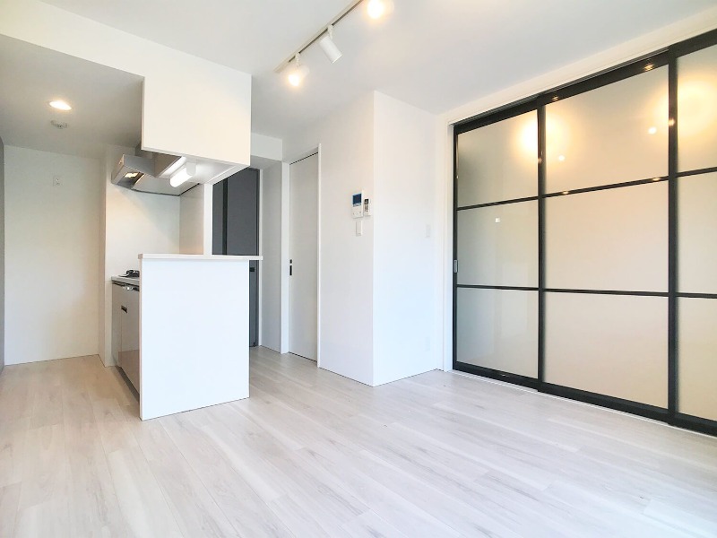 白基調のおしゃれなお部屋