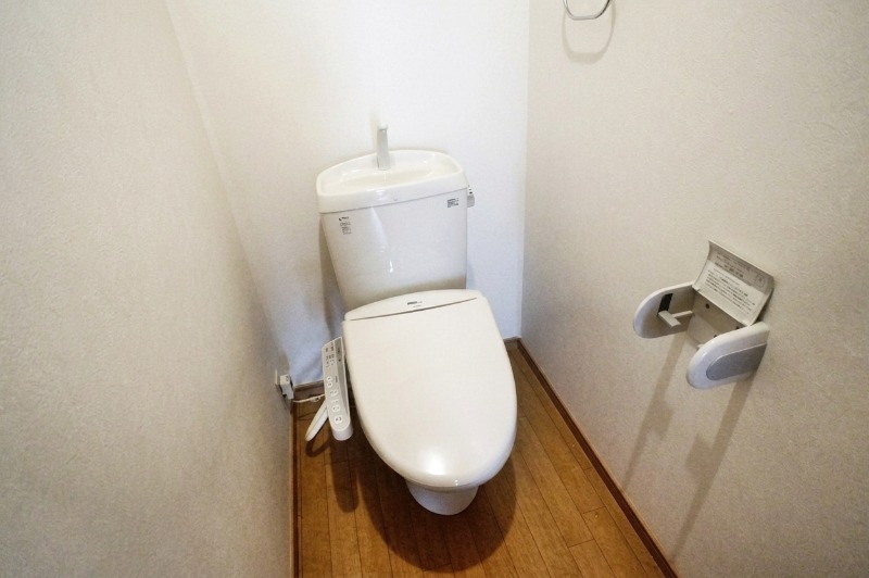 ウォシュレット付きです