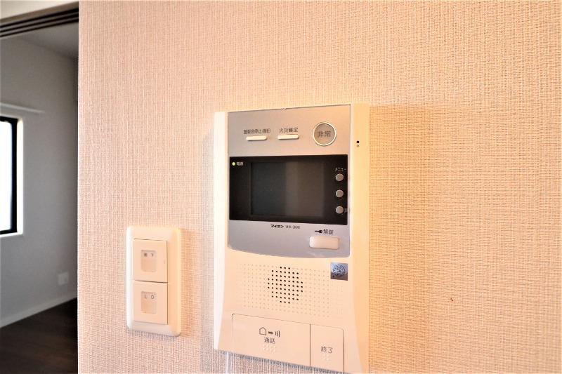 女性の方も安心のモニターフォンです