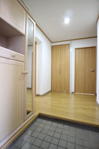 玄関も広いです。