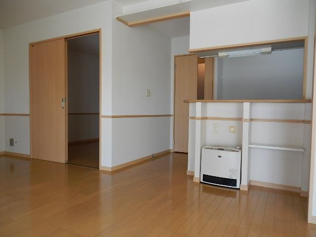 広くて明るいリビングでお過ごしください！
